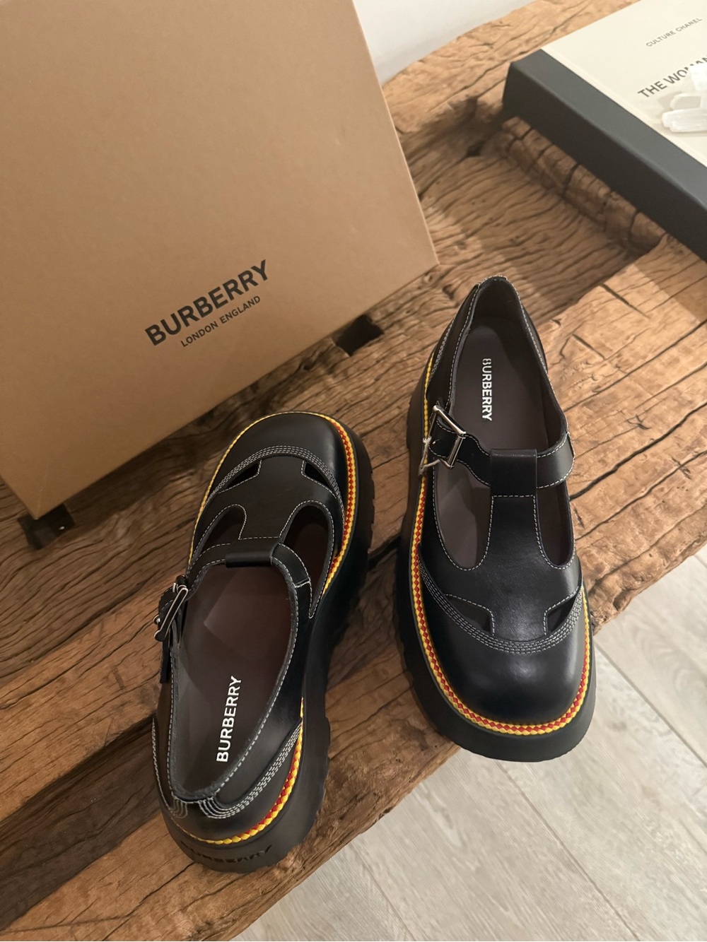 BURBERRY Black Platform Mary Jane Shoes with Buckle - Picture 5 of 14